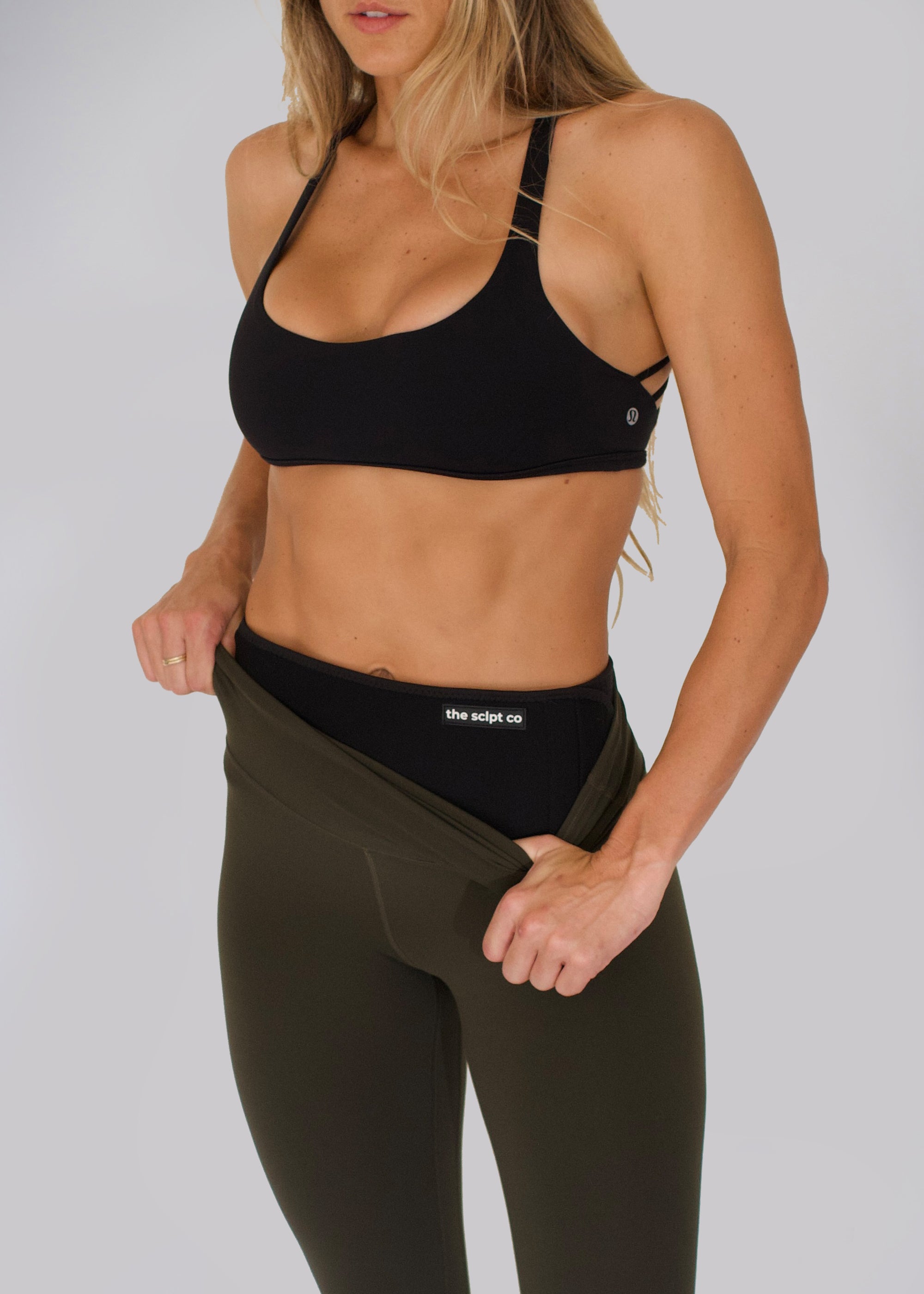 Kandace wearing the mini sclpt band size small